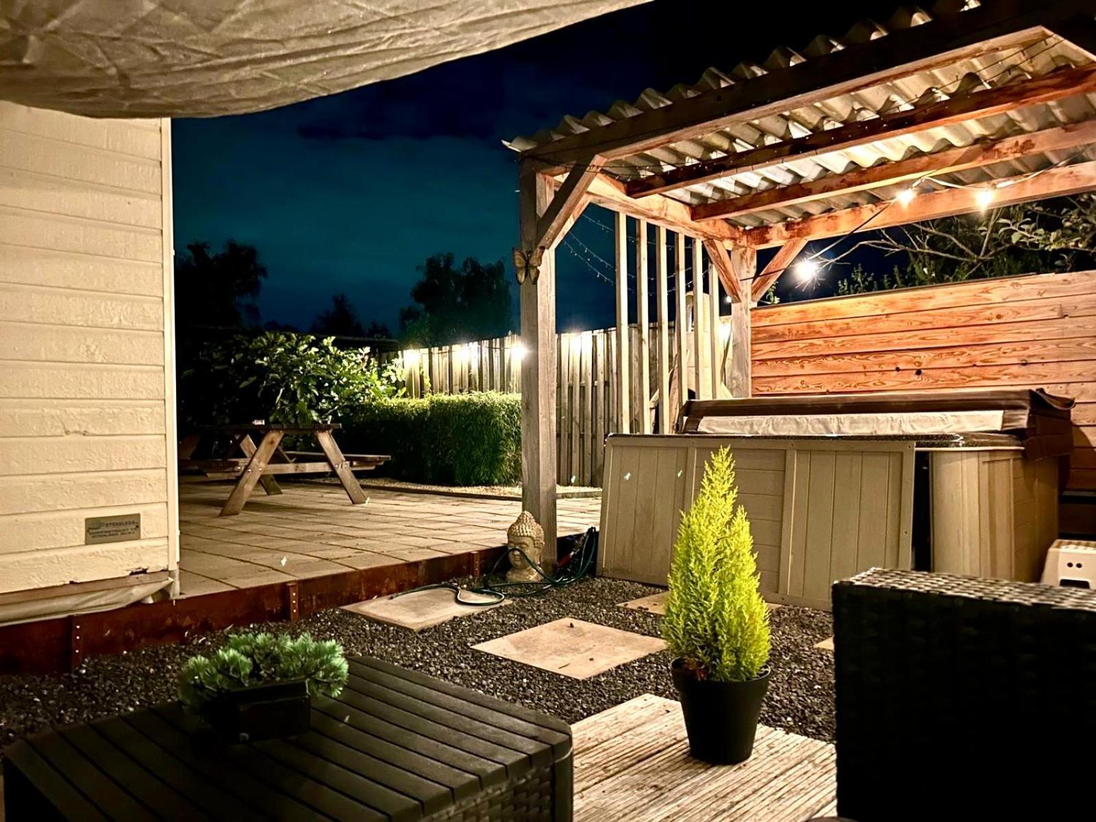 Wellness Bungalow With Jacuzzi &Sauna&Private Garden Near Amsterdam Vijfhuizen Eksteriør bilde