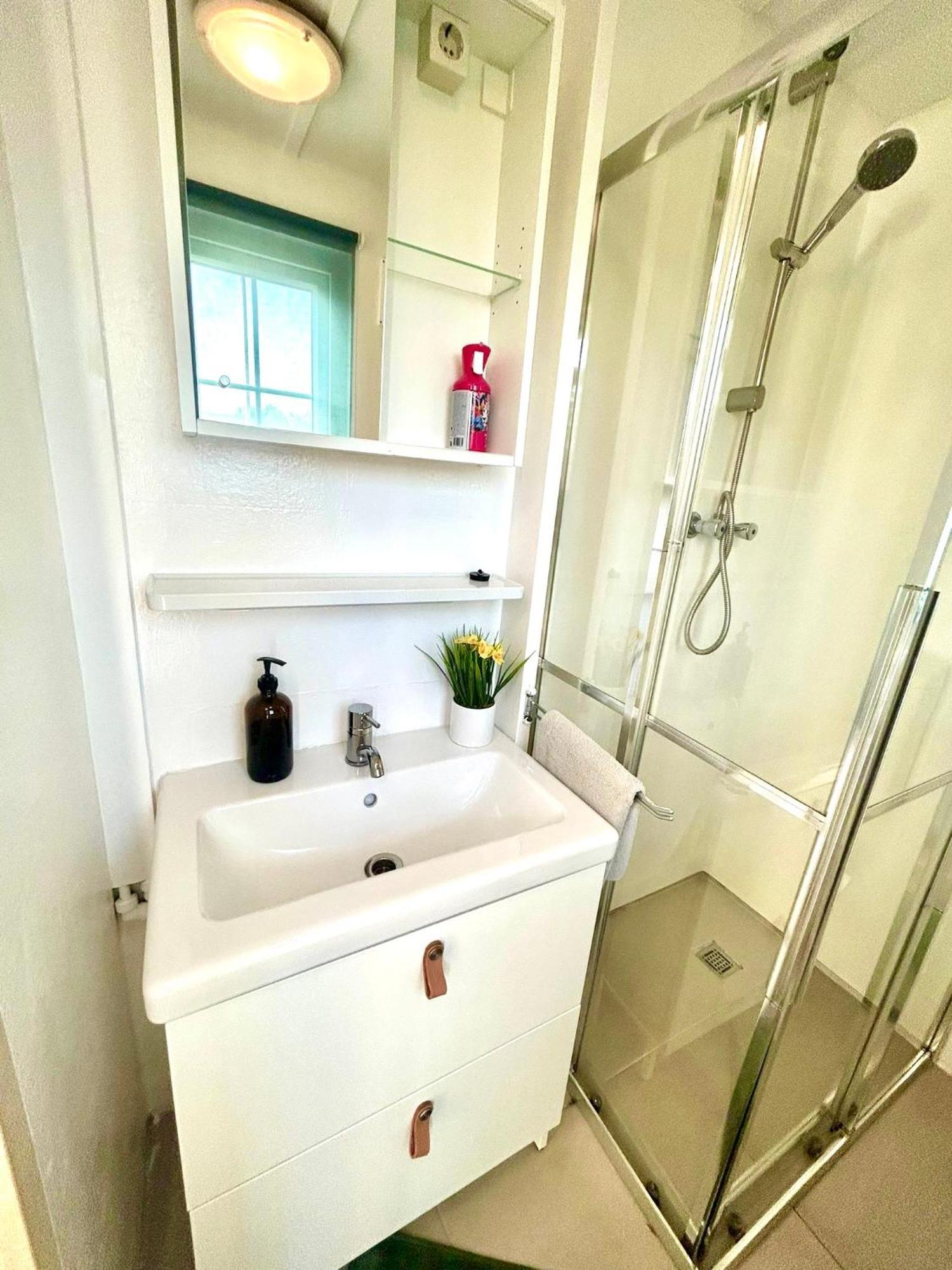Wellness Bungalow With Jacuzzi &Sauna&Private Garden Near Amsterdam Vijfhuizen Eksteriør bilde