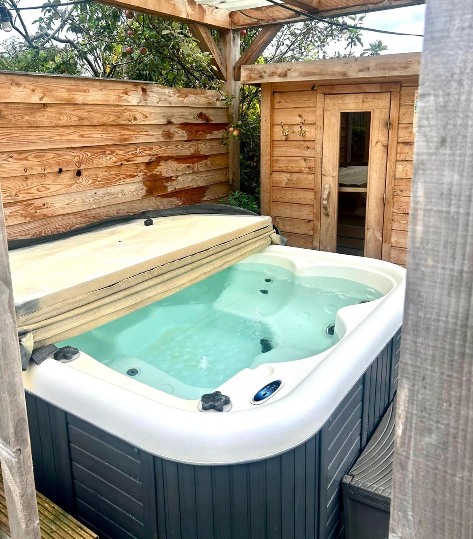 Wellness Bungalow With Jacuzzi &Sauna&Private Garden Near Amsterdam Vijfhuizen Eksteriør bilde